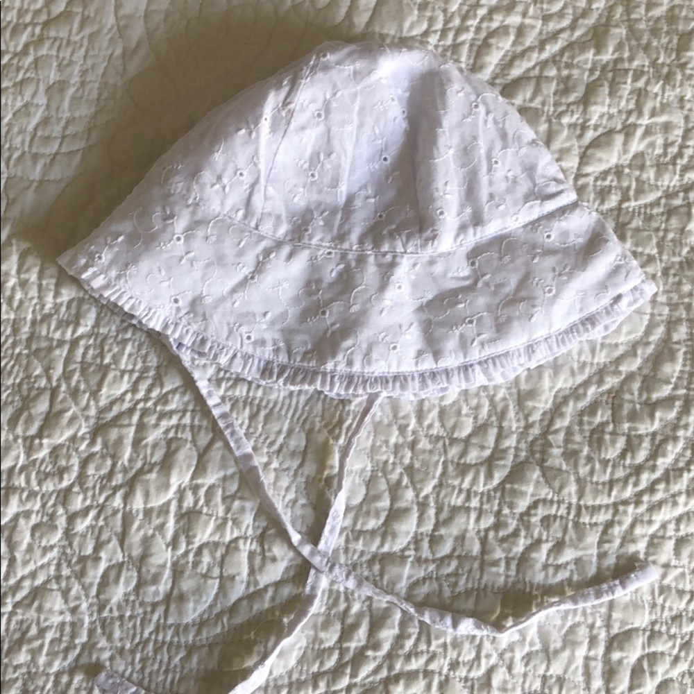Baby cottons broderie hat